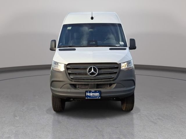 New 2025 Arctic+White Mercedes-Benz Cargo 144 WB image 2