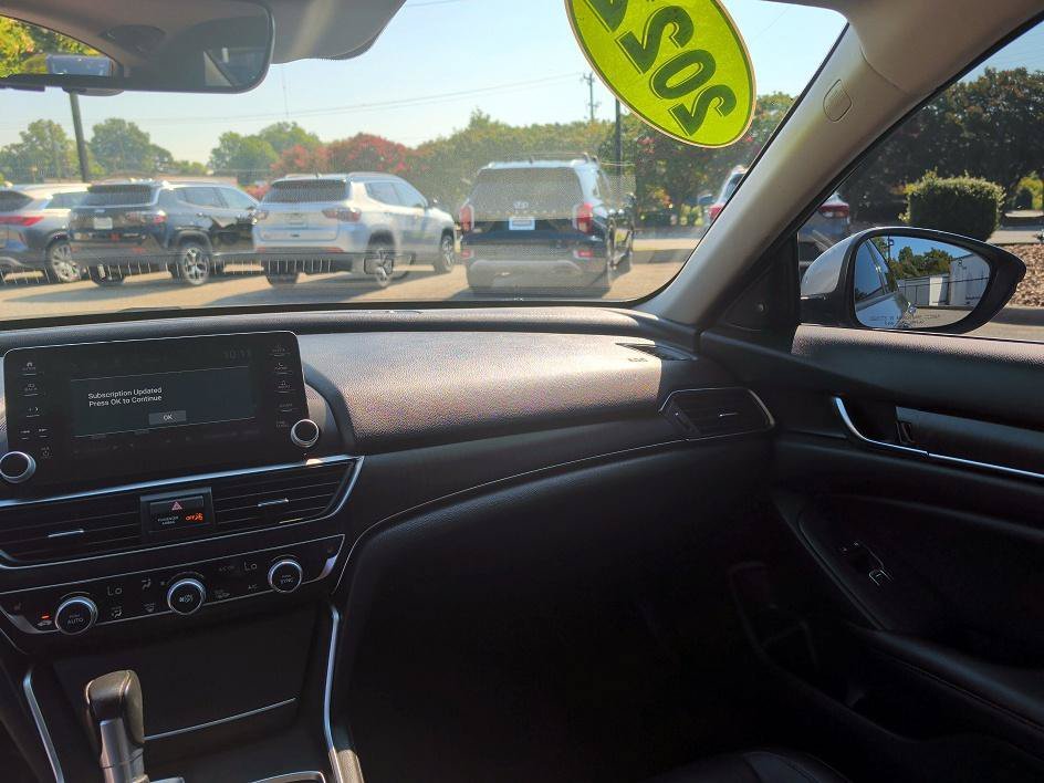 Used 2022 Silver Honda EX-L image 10