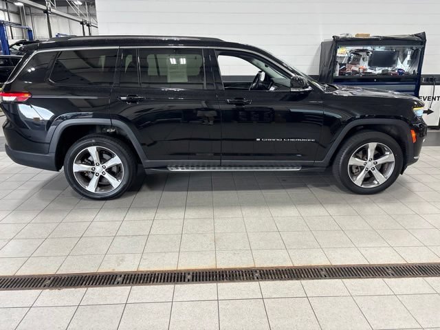 Used 2021 Diamond Black Crystal Pearlcoat Jeep Limited image 4