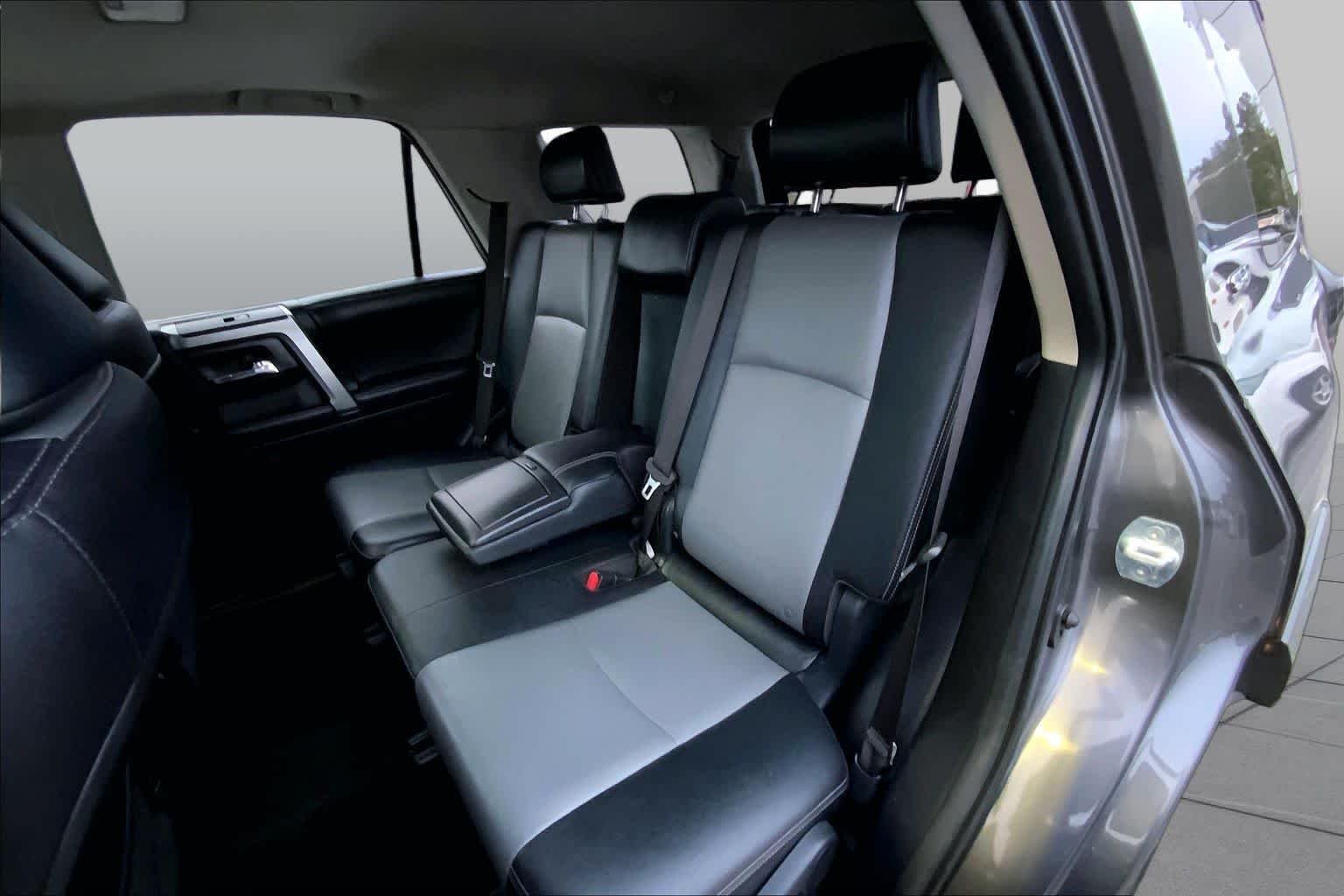 Used 2018 Magnetic Gray Metallic Toyota SR5 Premium image 18