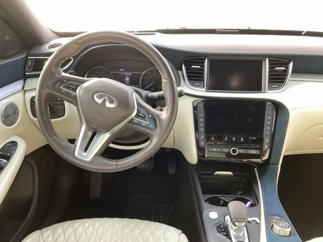 Used 2021 White INFINITI Autograph image 17