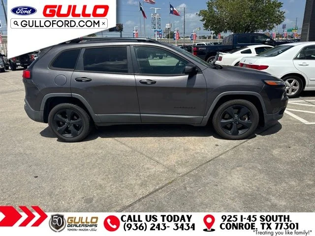 Certified Used 2018 Granite Crystal Clearcoat Metallic Jeep Latitude image 2