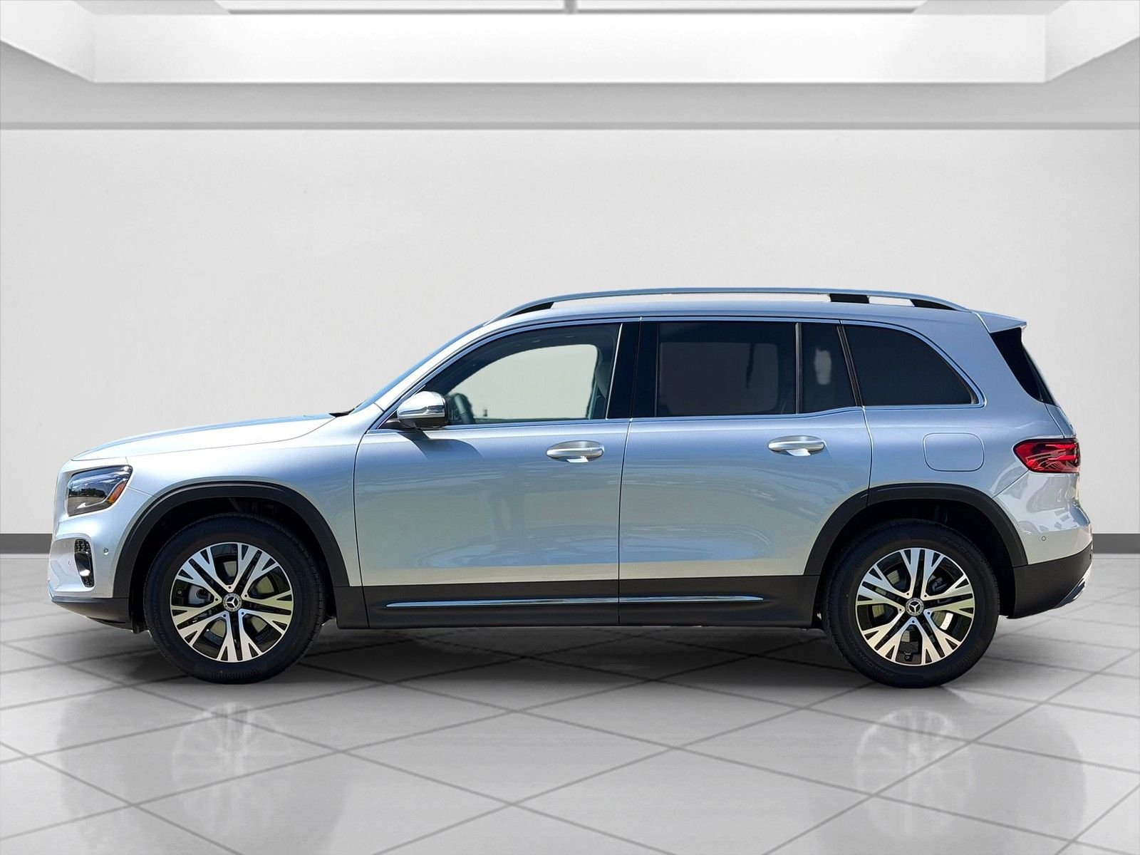 New 2026 Cirrus Silver Metallic Mercedes-Benz GLB 250 image 5