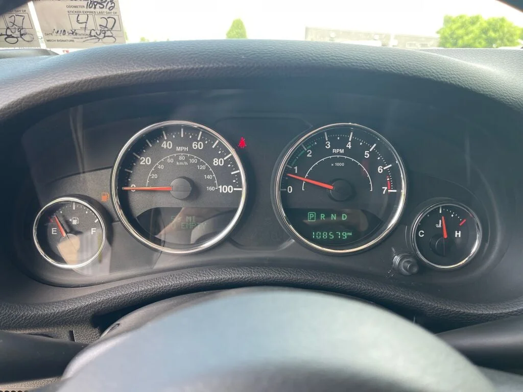 Certified Used 2018 Bright White Jeep Rubicon image 17