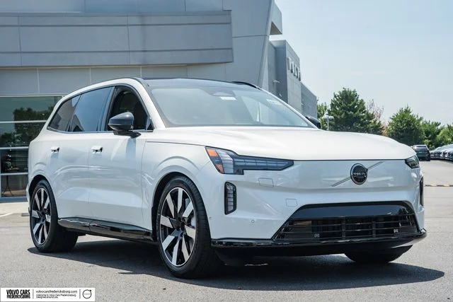 2026 Volvo EX90 Twin Motor Performance Ultra 6-Seater's photo
