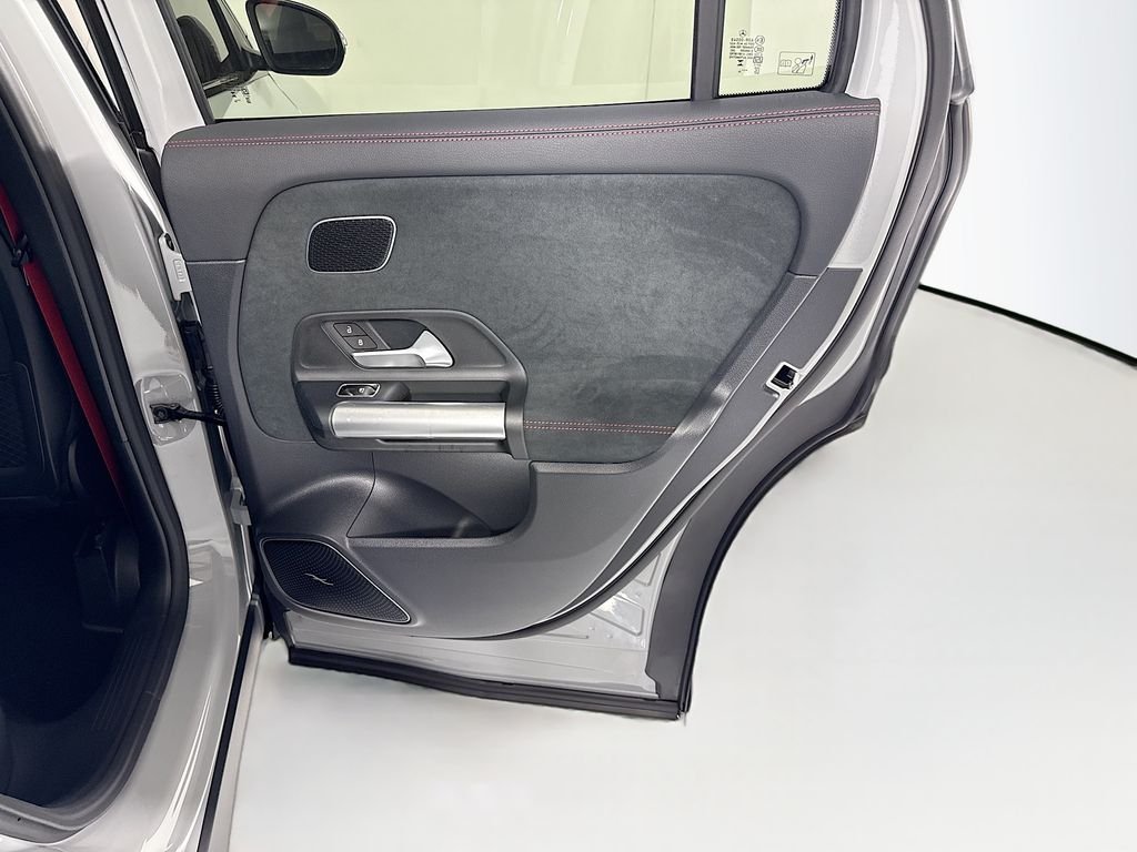 New 2026 MANUFAKTUR Alpine Gray Mercedes-Benz GLA 35 AMG® image 28
