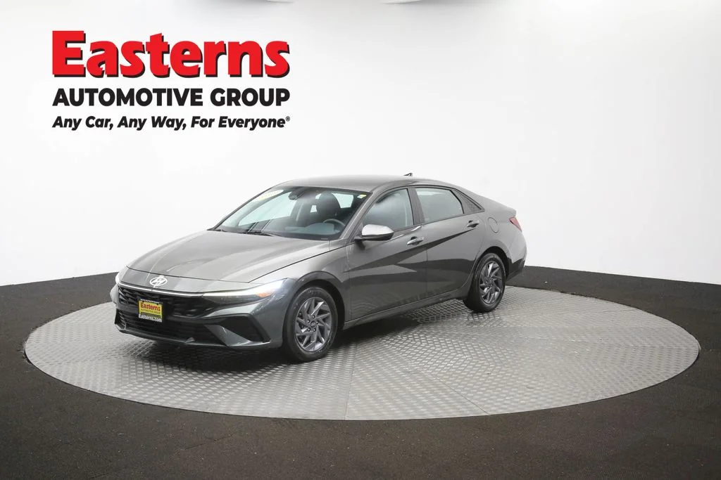 Used 2024 Gray Hyundai SEL image 54