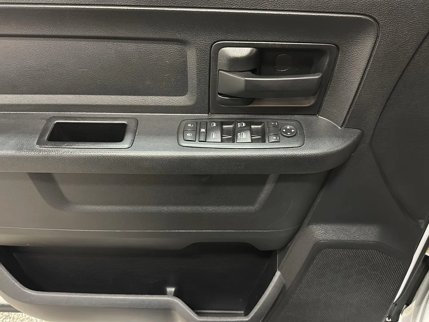 Used 2016 Bright White Clearcoat Ram Express image 18