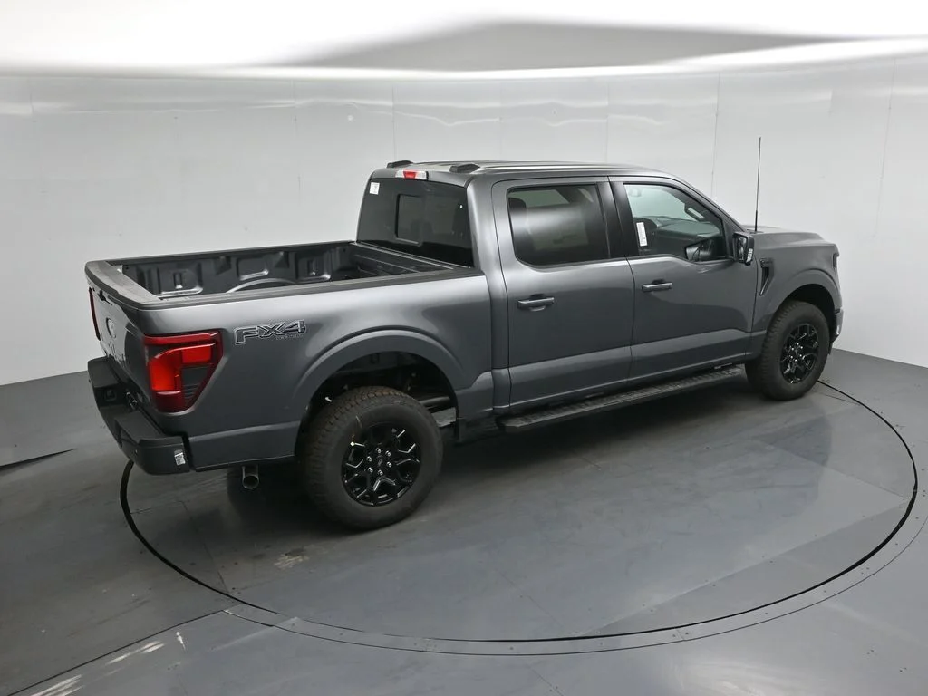 New 2026 Carbonized Gray Metallic Ford XLT image 37