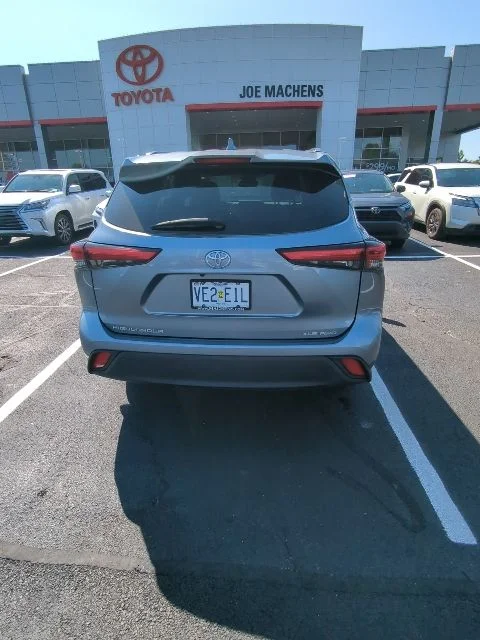 Used 2020  Toyota XLE image 8