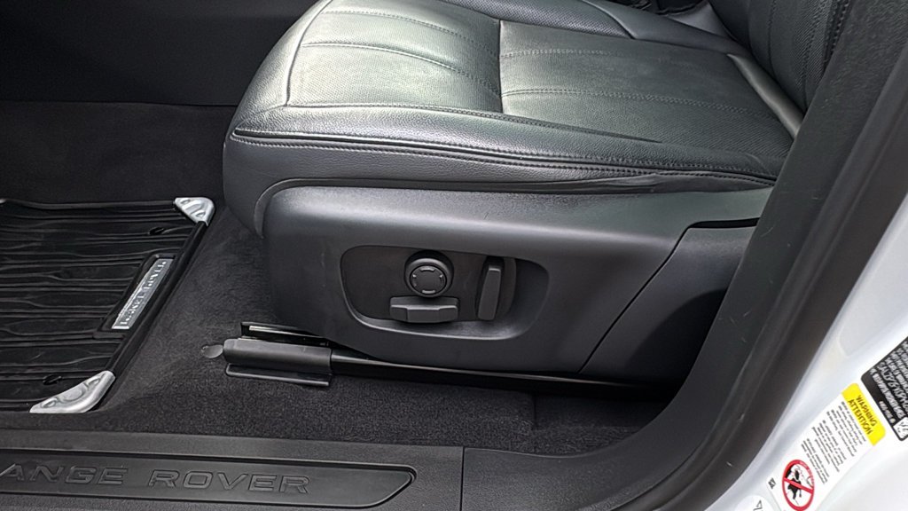 2023 Land Rover Range Rover Evoque SE - Photo 13