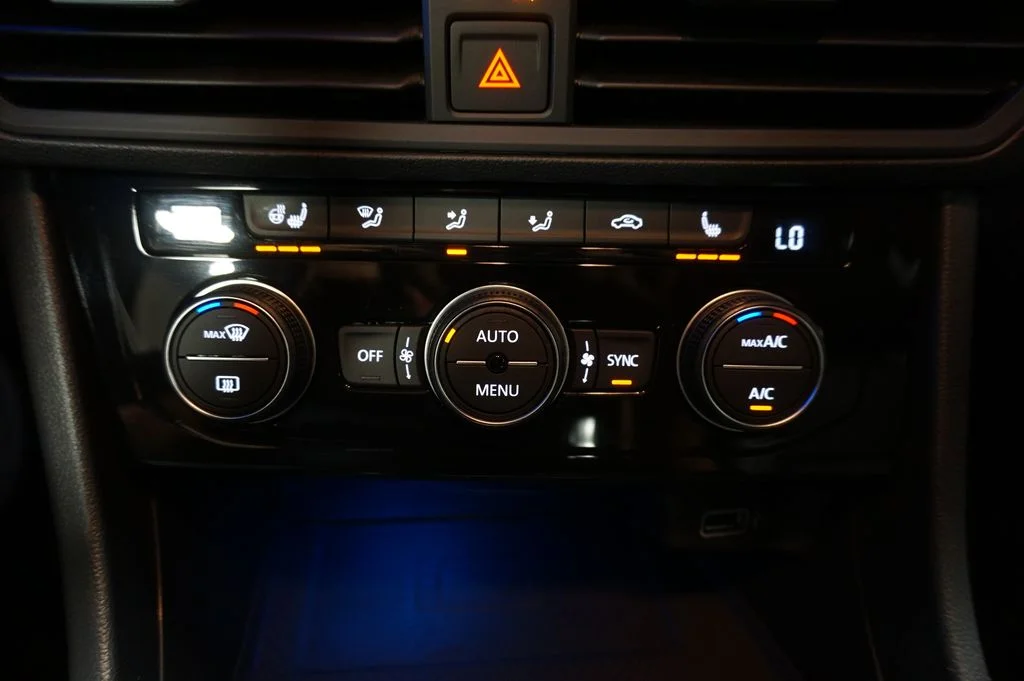 Certified Used 2020 Deep Black Pearl Volkswagen SEL image 10