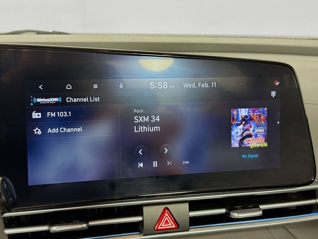 2025 Hyundai Elantra SEL - Photo 11