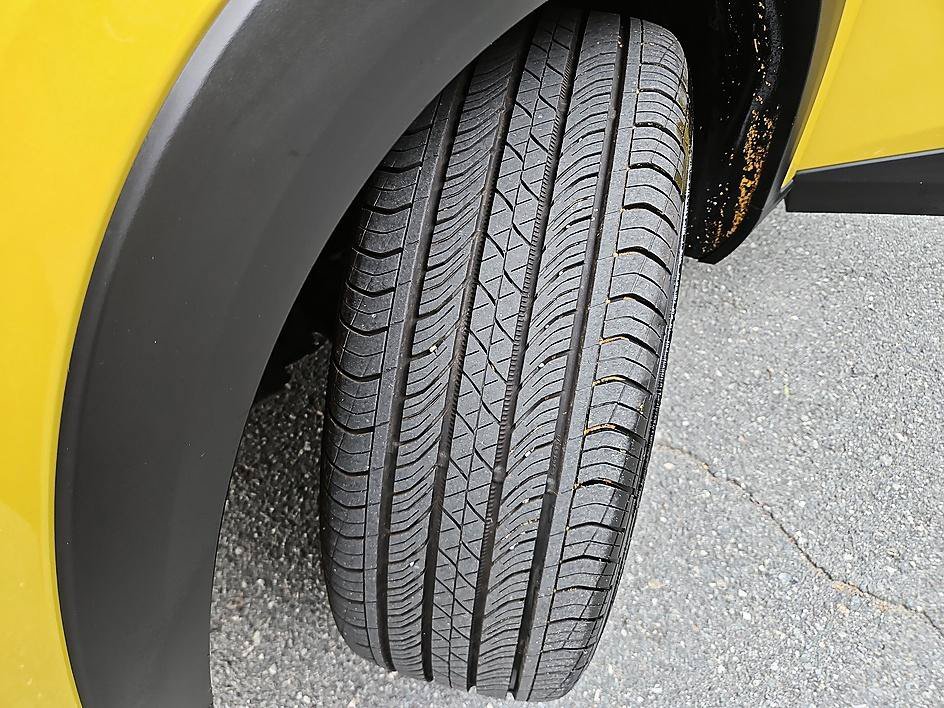 Used 2025 Nitro Yellow Metallic Chevrolet 2RS image 26