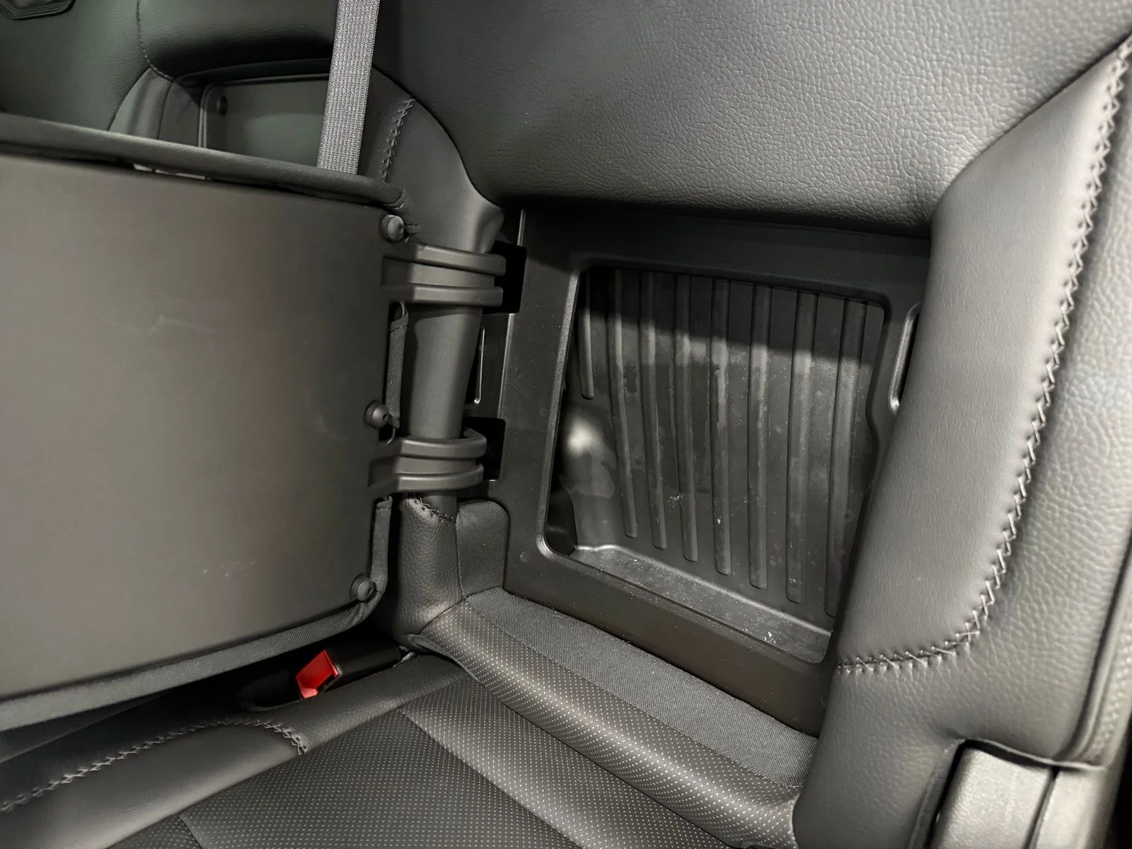 Used 2024 Red GMC Denali image 26