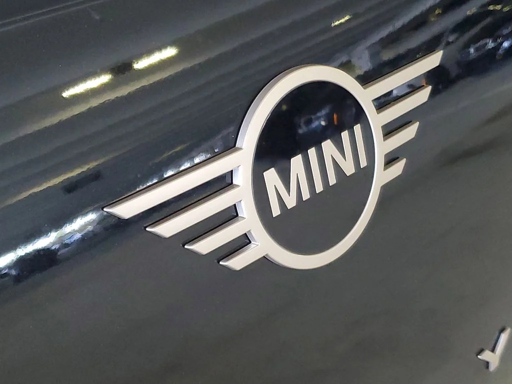 New 2027 Black MINI  image 6