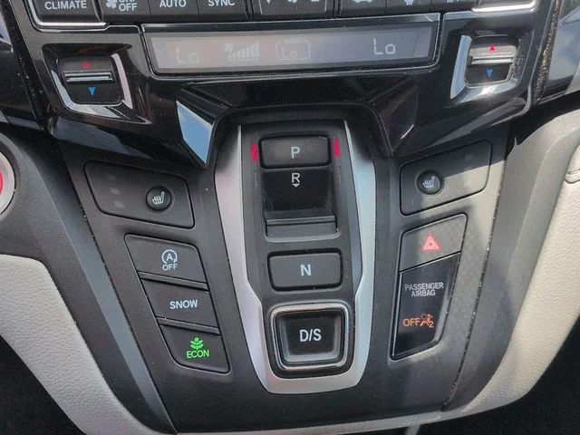 Used 2020  Honda EX-L image 25