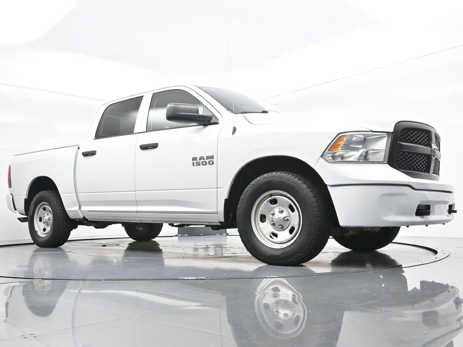 Used 2015 Bright White Clearcoat Ram Tradesman image 37