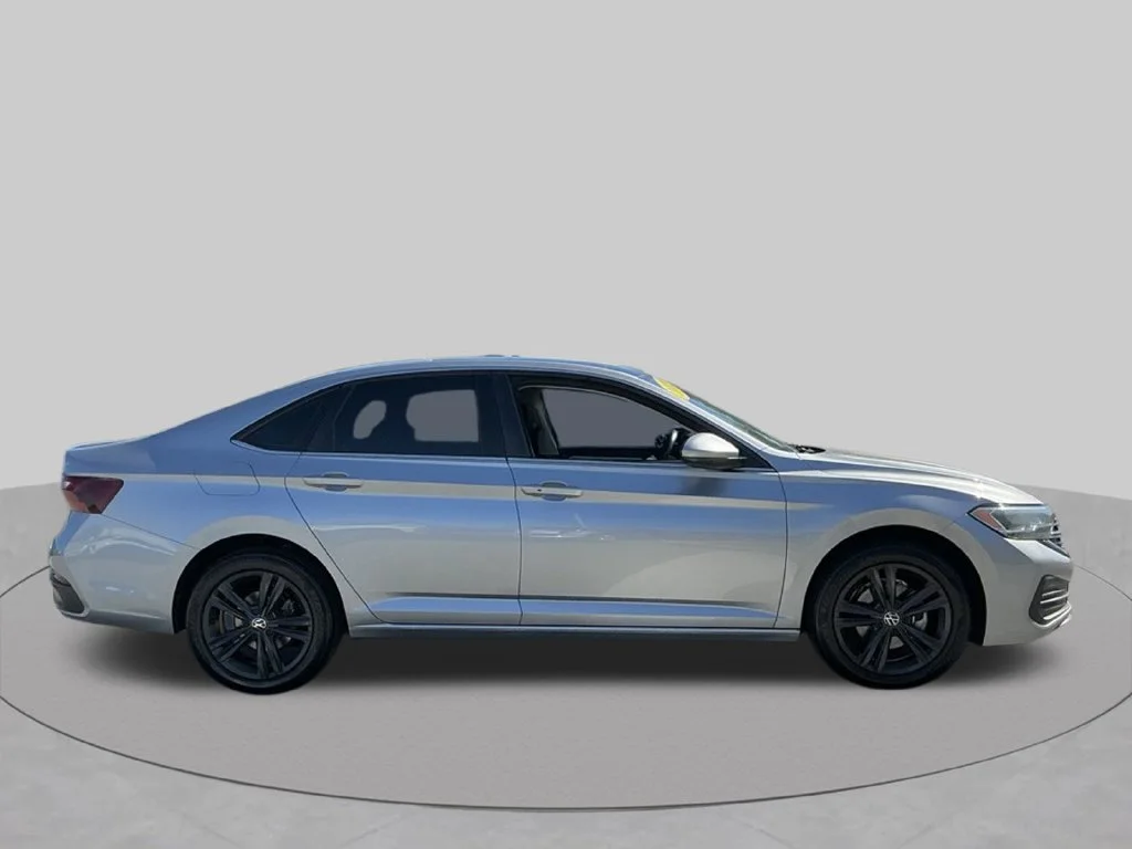 Used 2022  Volkswagen 1.5T SE image 9