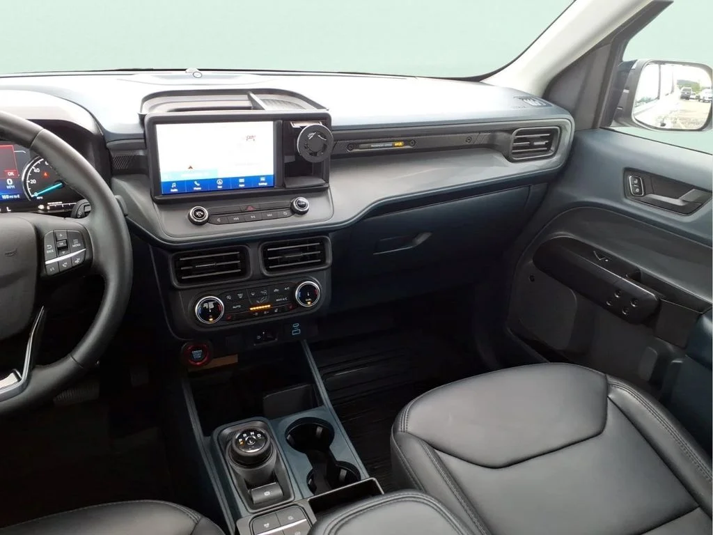 Used 2024 Silver Ford Lariat image 18