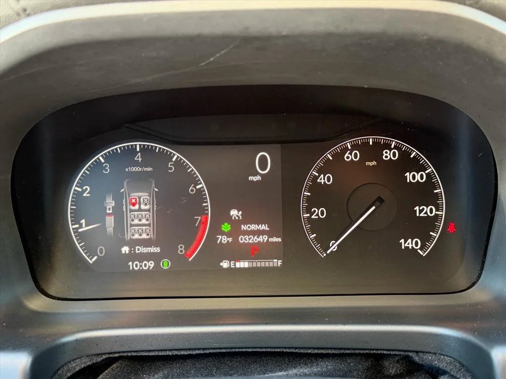 Used 2025 Silver Honda EX-L image 21