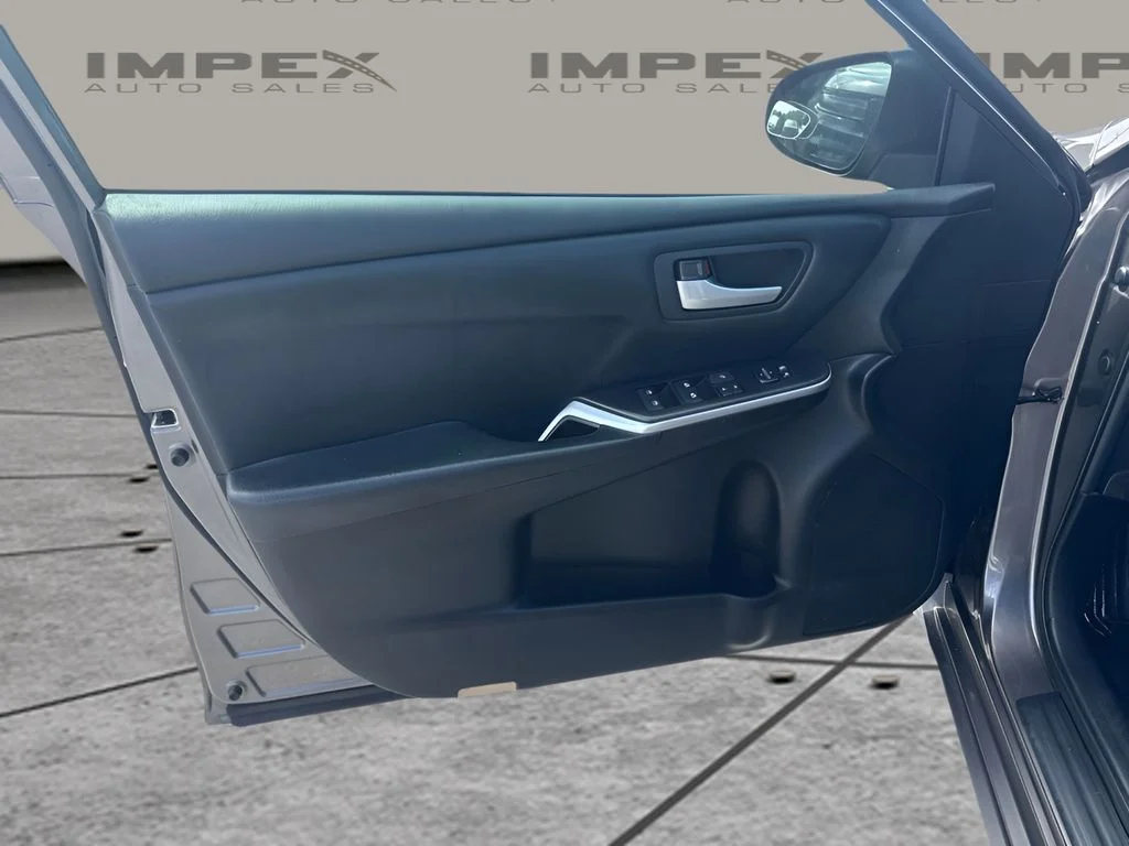 Used 2015 Gray Toyota SE image 13