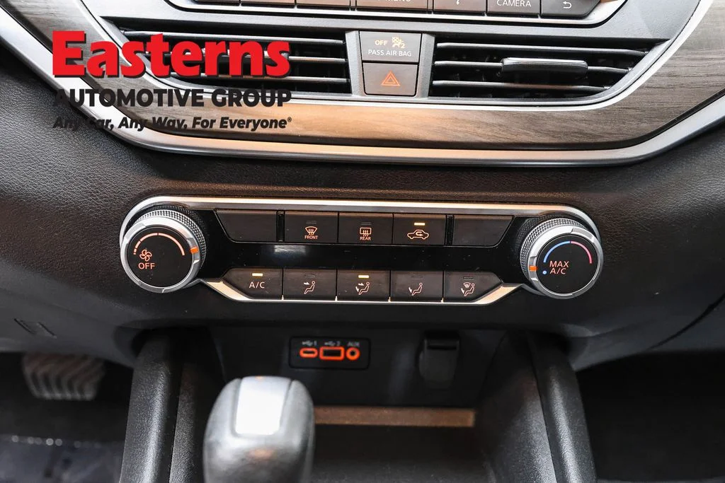 Used 2025 White Nissan 2.5 SV image 20