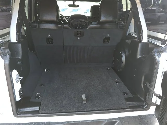 Used 2020 White Jeep Unlimited Sahara Altitude image 22