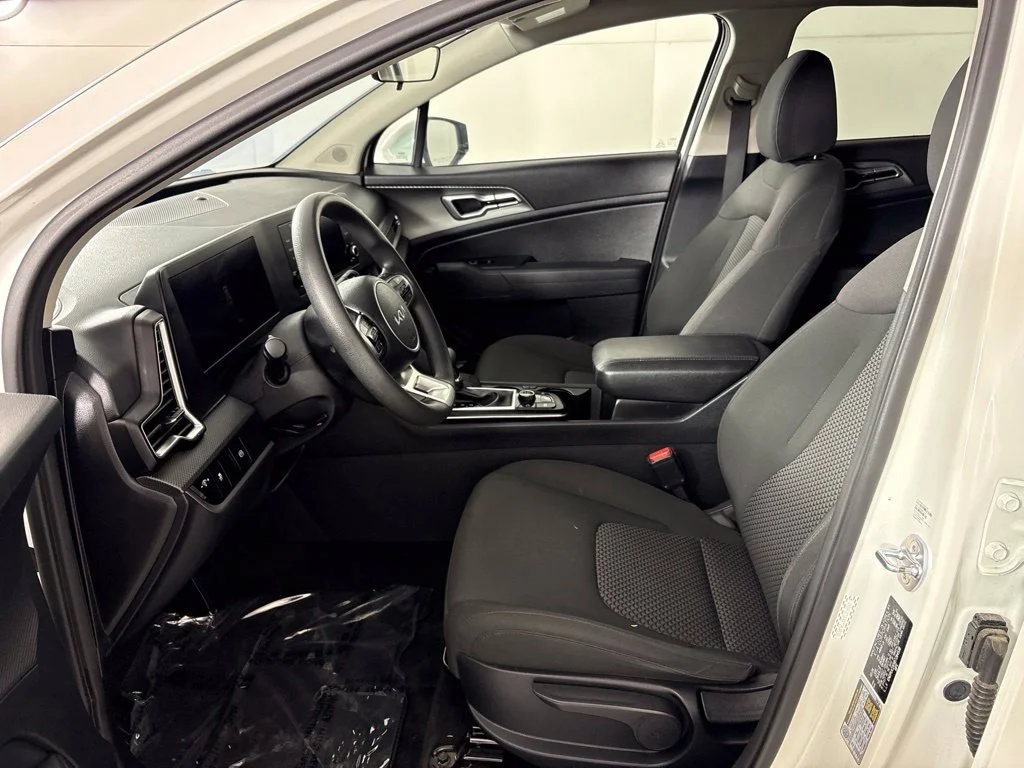 Used 2024 White Kia LX image 24
