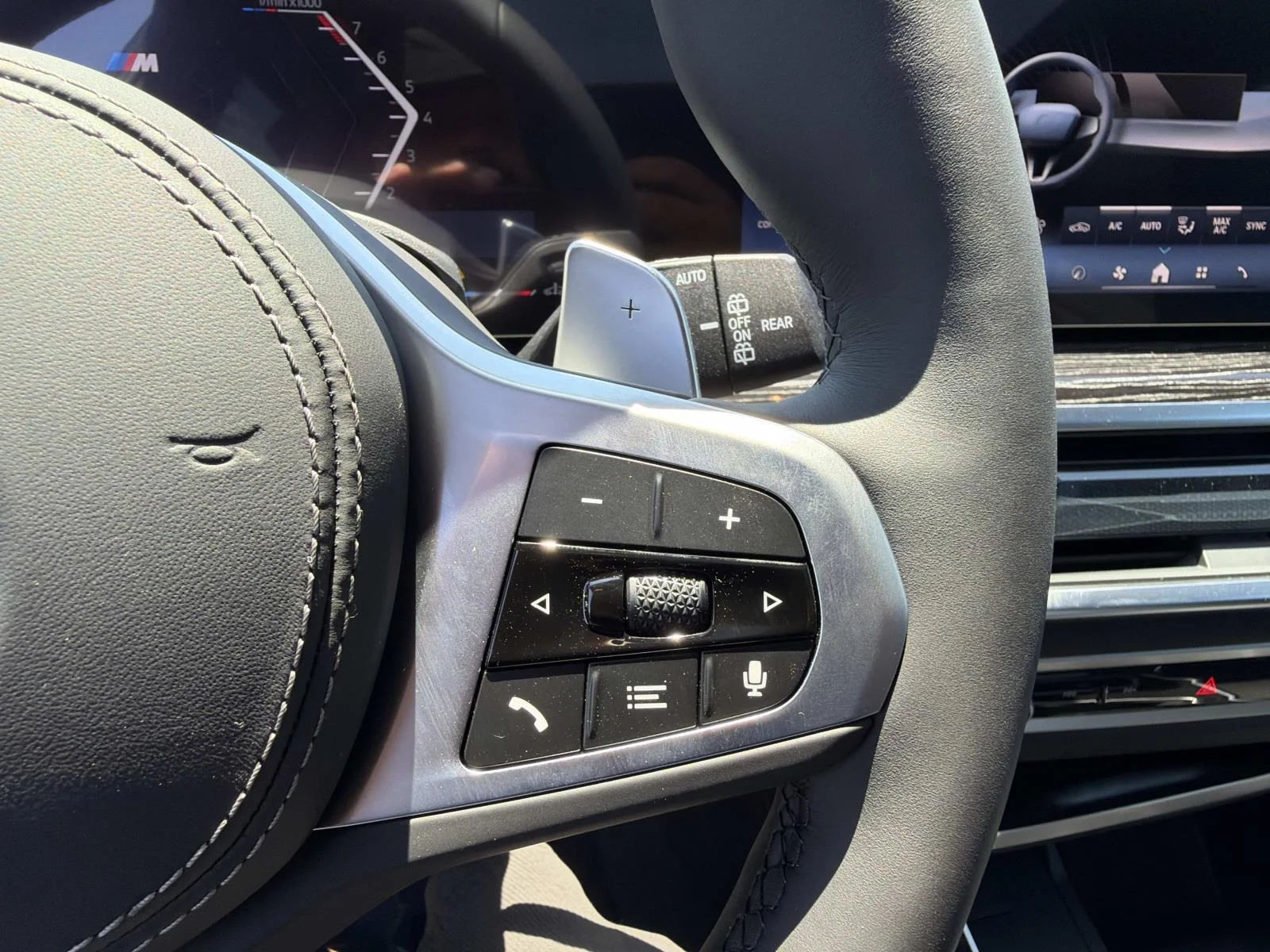 New 2026 Gunmetal II Metallic BMW sDrive40i image 18