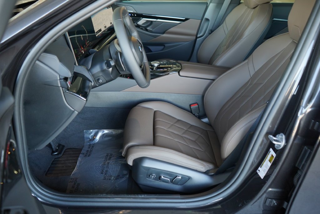 Used 2026 Dark Graphite BMW 530i image 11