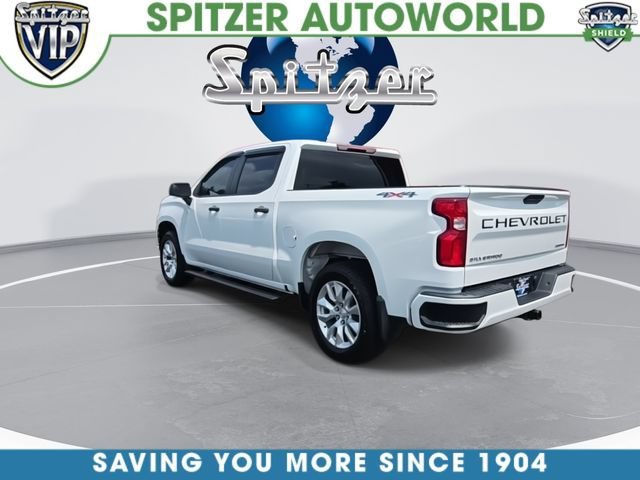 Used 2022 Summit White Chevrolet Custom image 9