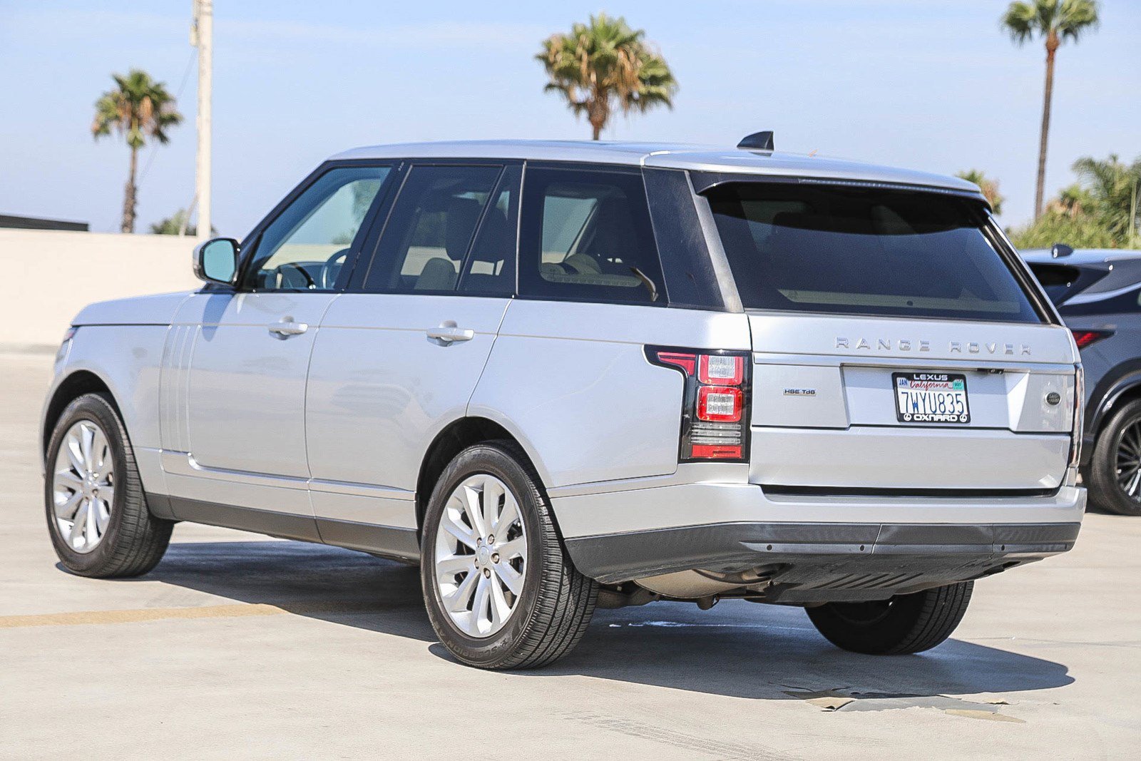 Used 2017 Indus Silver Land Rover HSE image 4