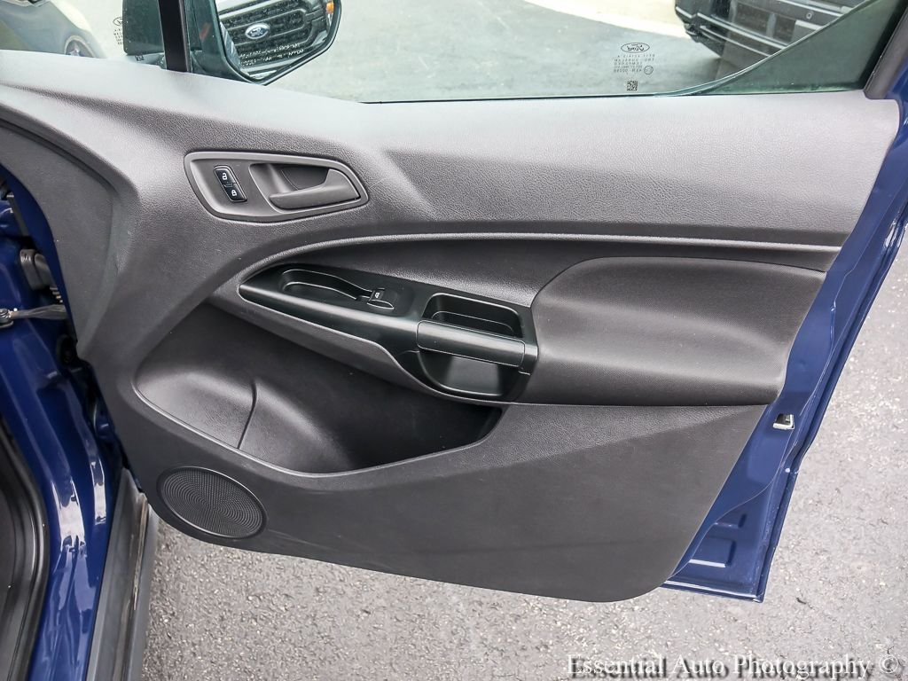Used 2018 Dark Blue Ford XL image 22