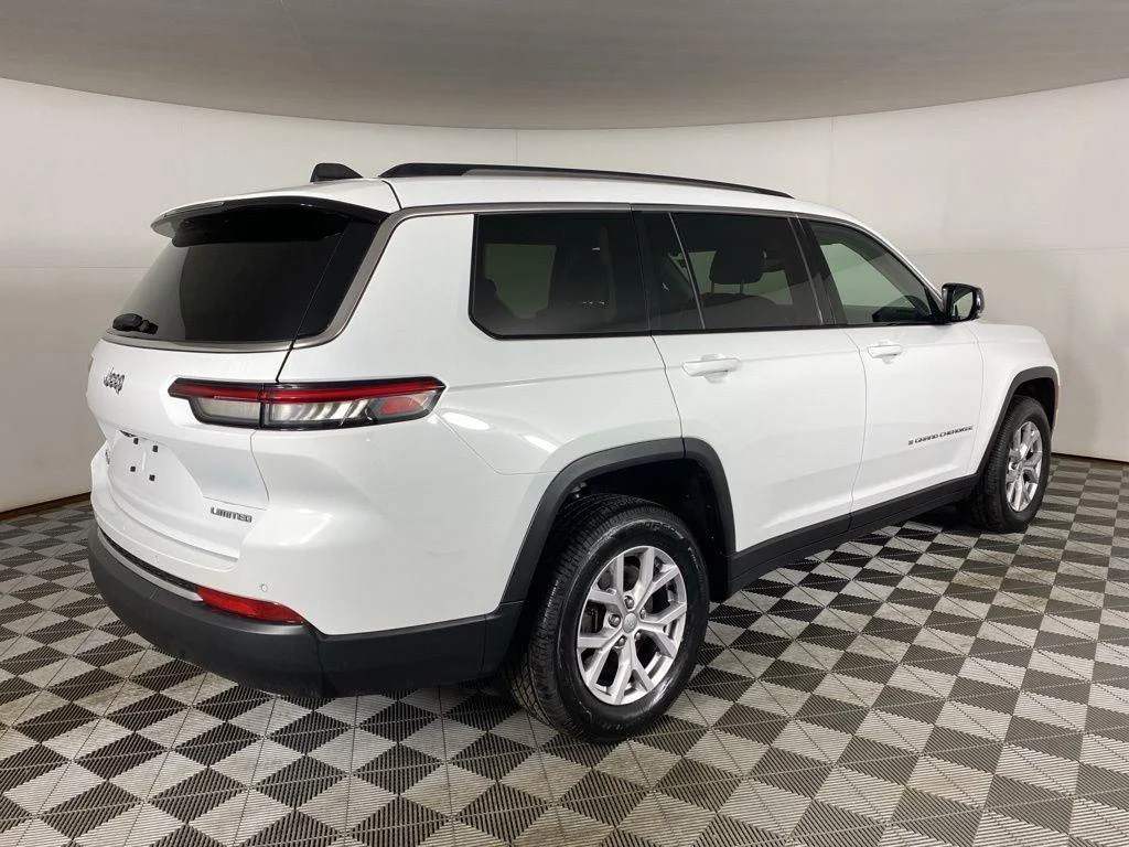 Used 2021 Bright White Clearcoat Jeep Limited image 10