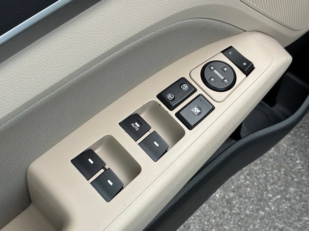 2020 Hyundai Elantra Value Edition - Photo 22