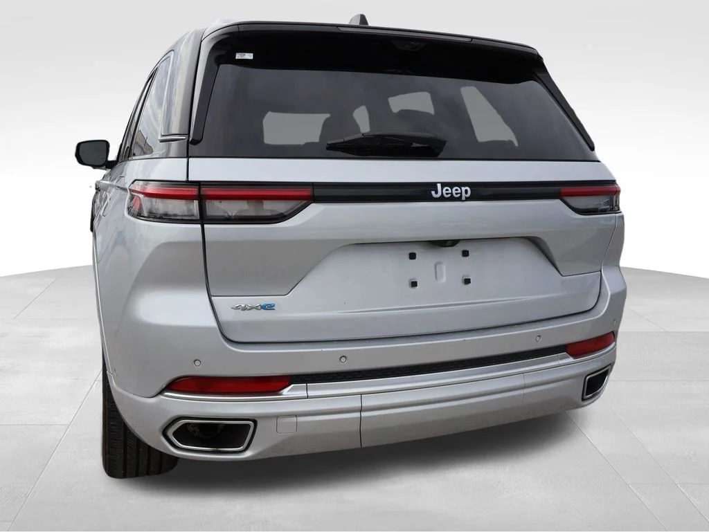 Used 2022 Silver Jeep Summit Reserve 4xe image 6