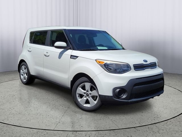 Used 2018 White Kia Base image 1