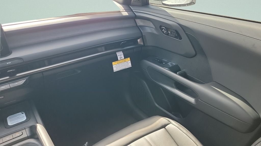 New 2027 Glacial White Pearl Kia X-Line EX image 13