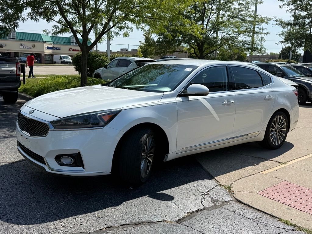Used 2017 White Kia Premium image 3