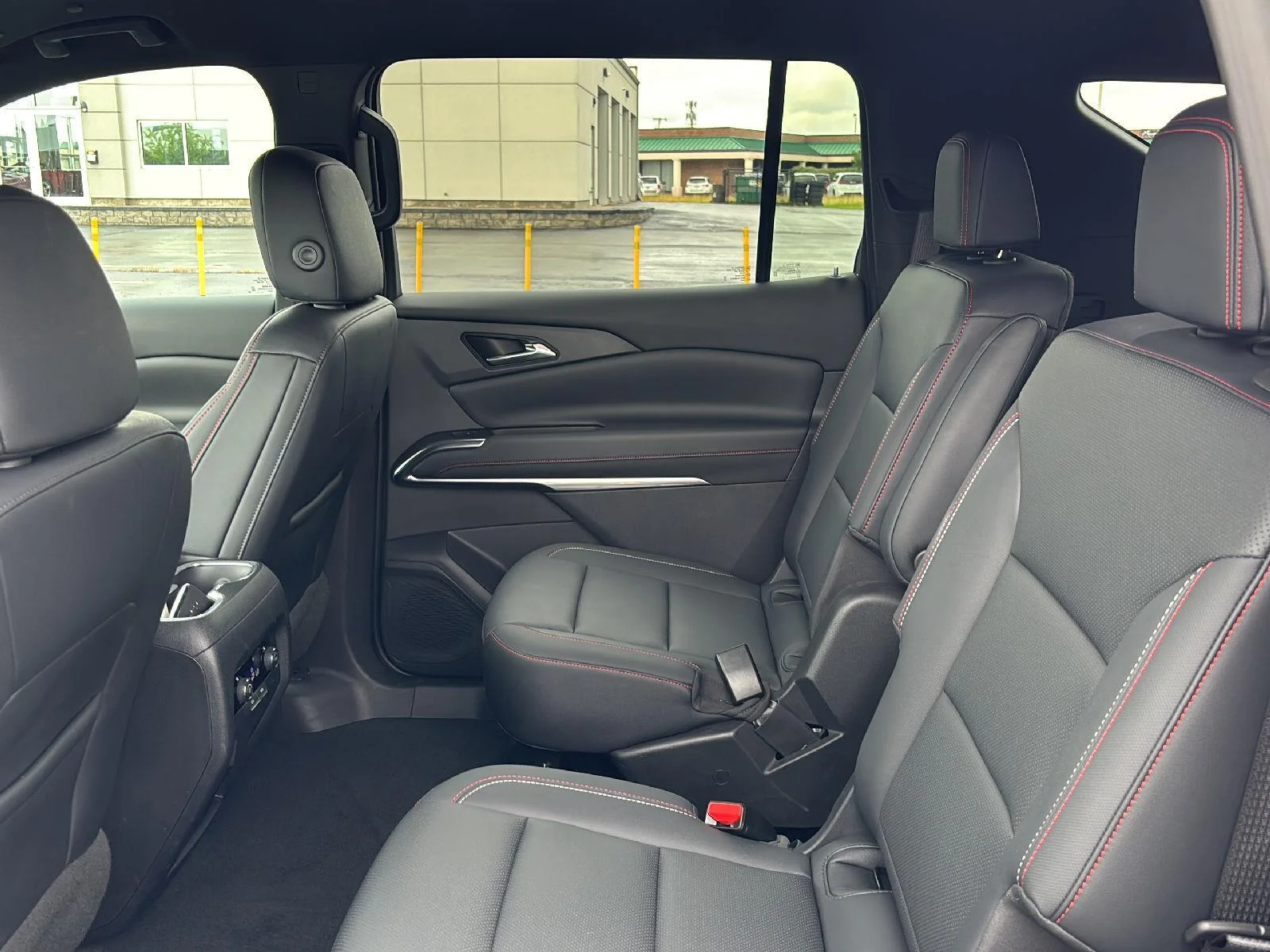 Used 2024 Summit White Chevrolet Z71 image 31