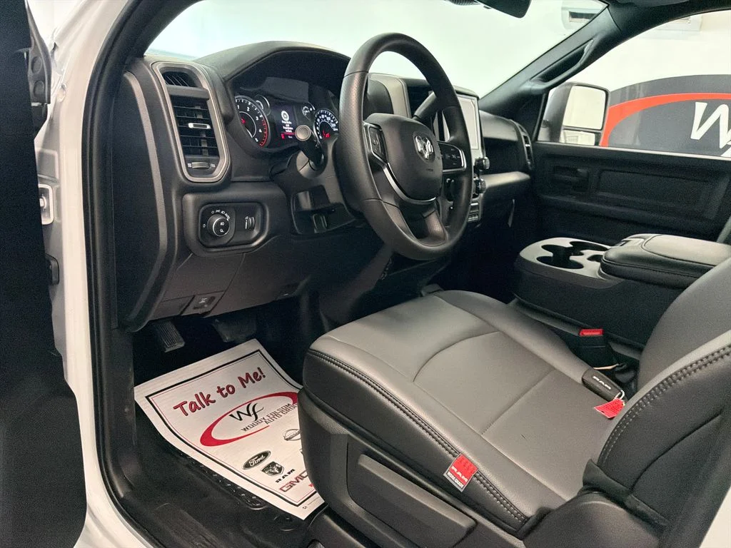 New 2027 Bright White Clear-Coat Exterior Paint RAM Tradesman image 10
