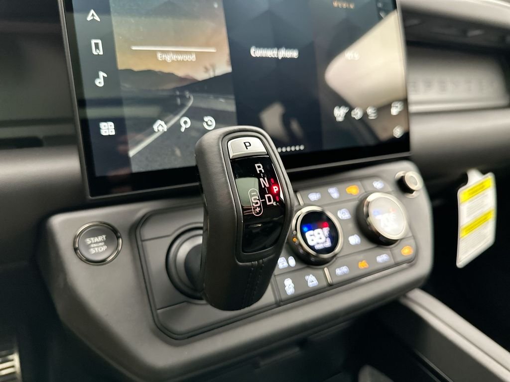 New 2026 Charente Grey Land Rover OCTA image 22