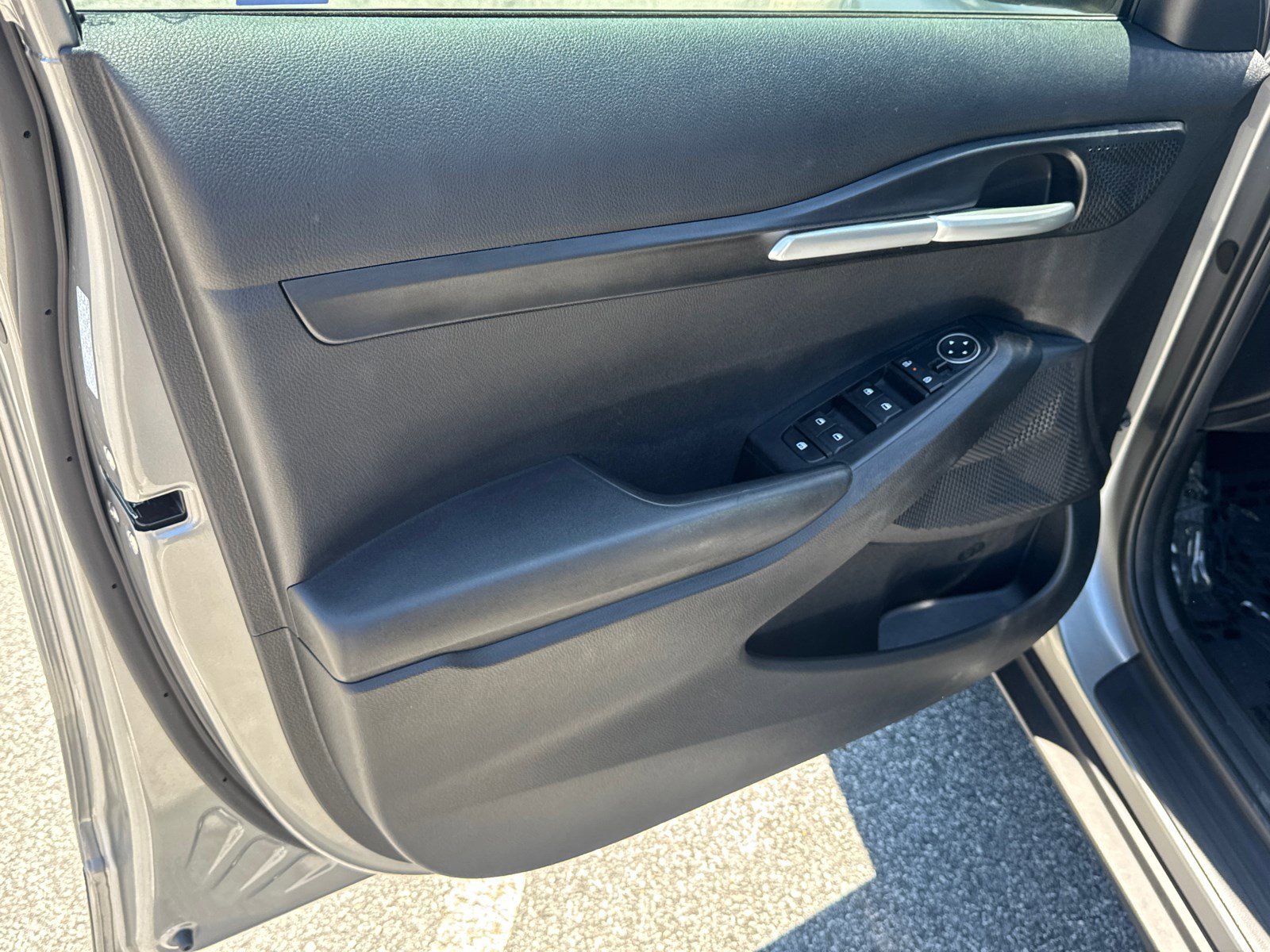 Used 2025 Steel Gray Kia LX image 10