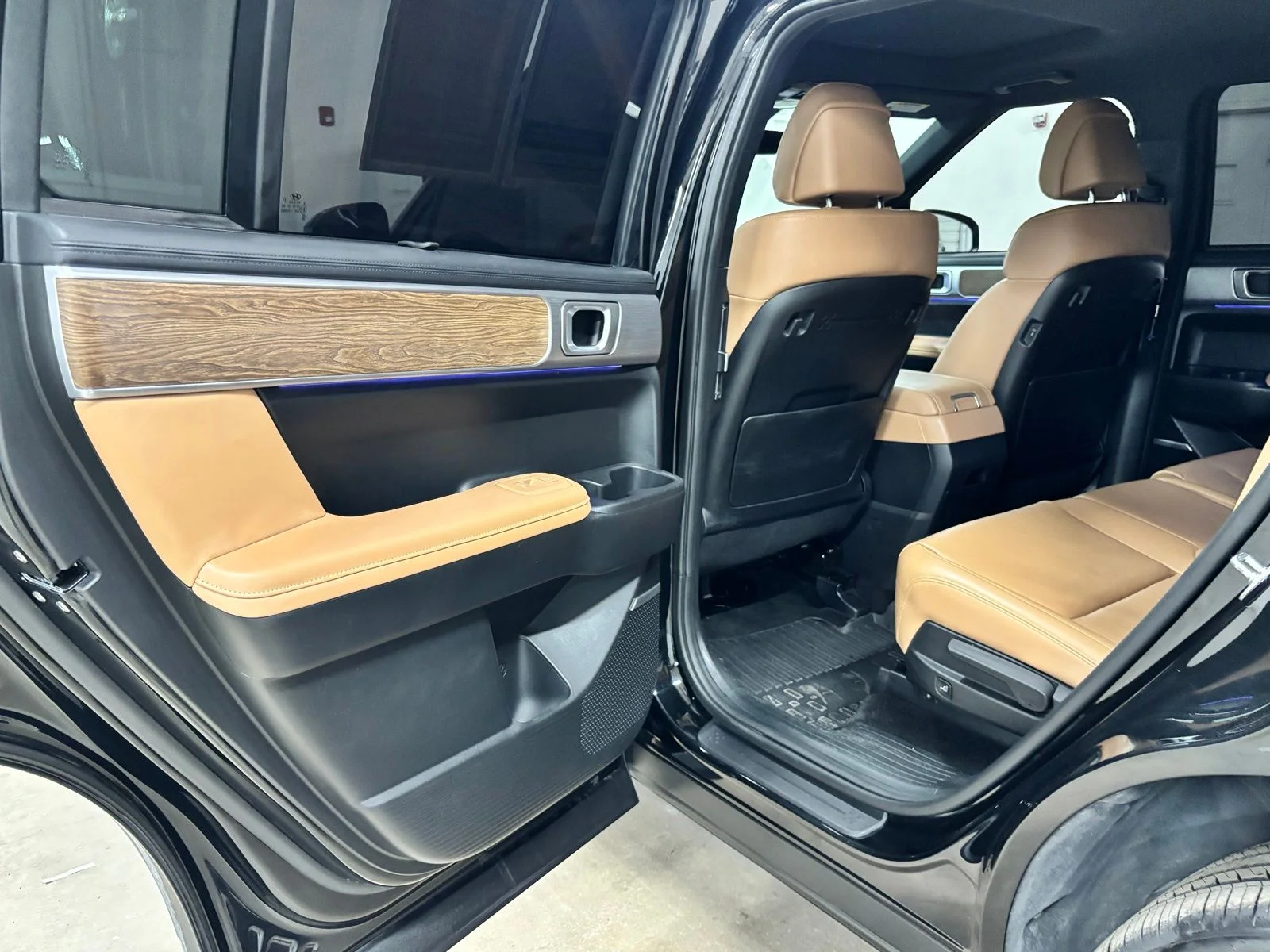 Used 2025 Black Hyundai Limited image 18