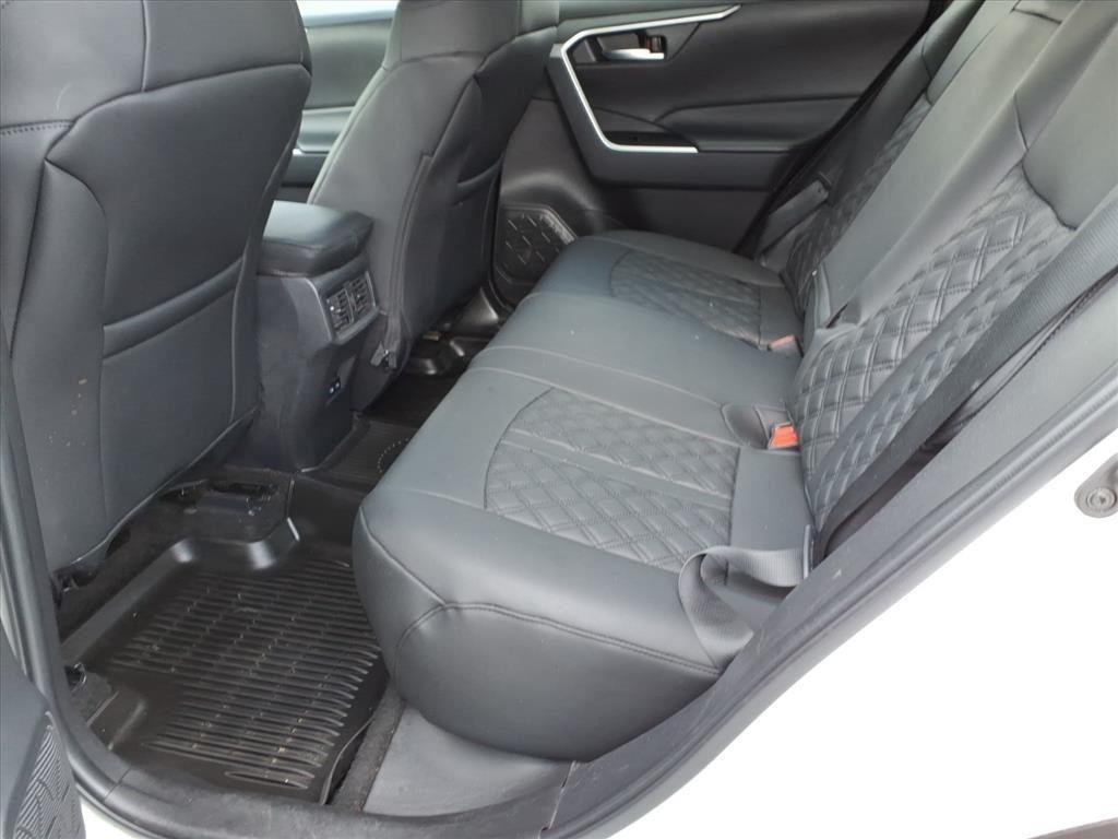 Used 2022  Toyota XLE image 12
