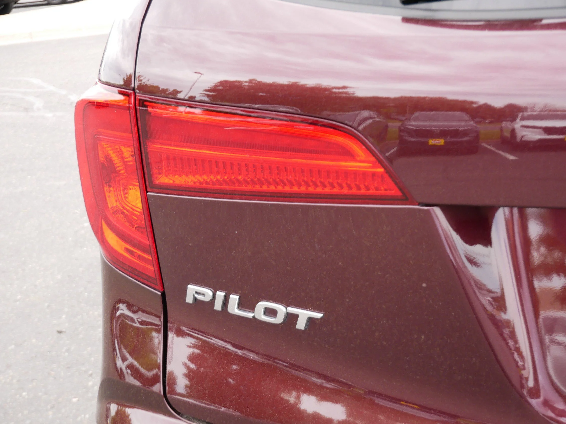 Used 2016 Dark Cherry Pearl Honda EX-L image 17