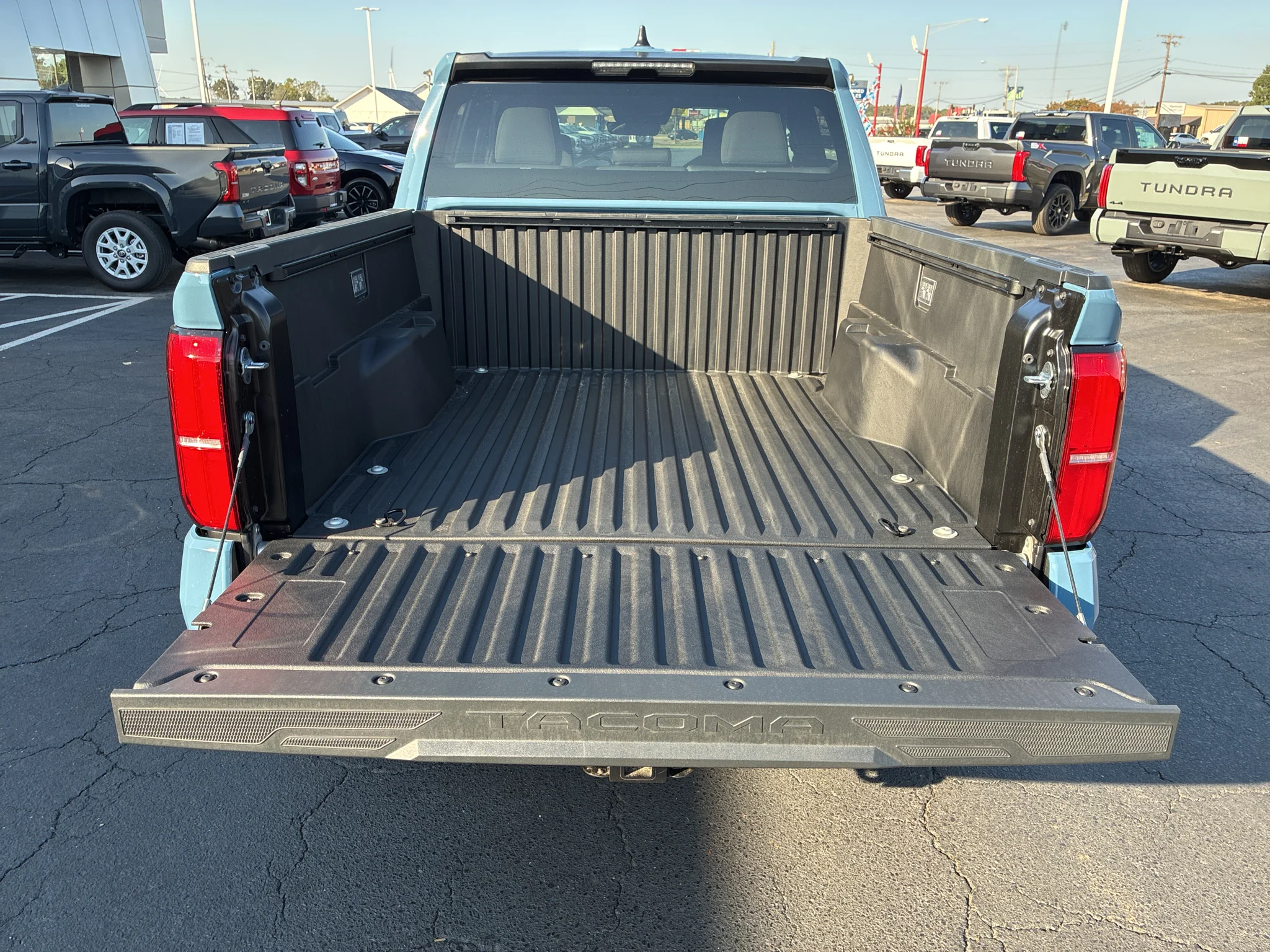 2026 Toyota Tacoma SR5 - Photo 9