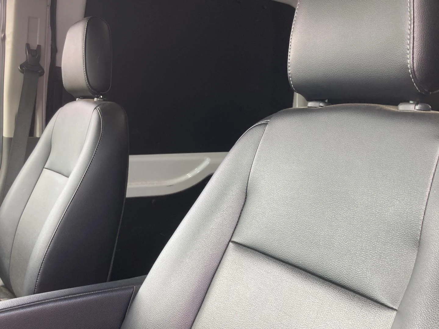 Used 2024 Oxford White Ford 350 image 19