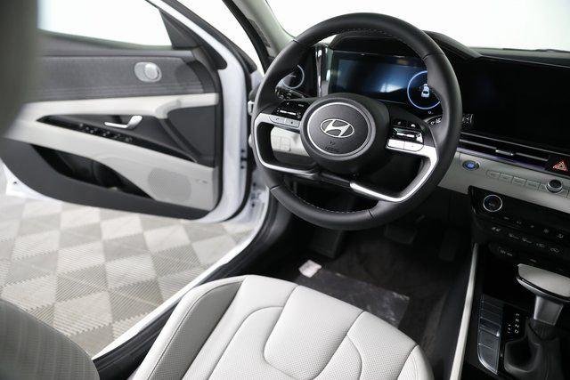 2025 Hyundai Elantra Limited - Photo 53